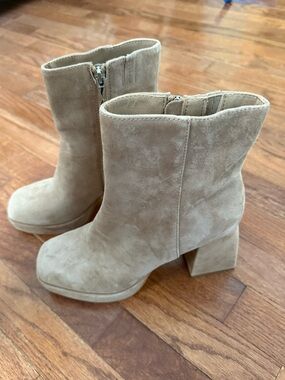 Dolce Vita Women's Ulyses Boots Suede Block Platform  Size 8